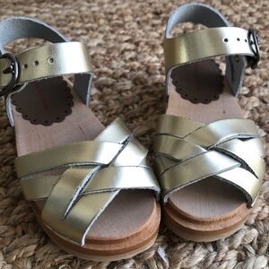 New: Hanna Andersson Gold Buckle Sandal Clog. Leather and Wool. Size 27